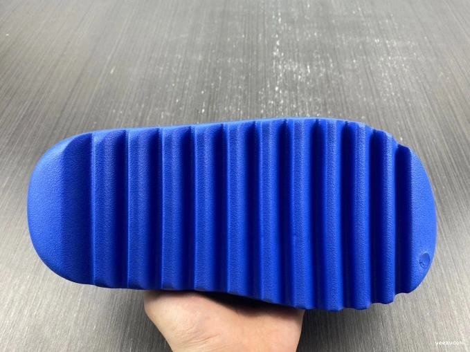 Azure Slide ID4133 Yeezy Adidas 1005